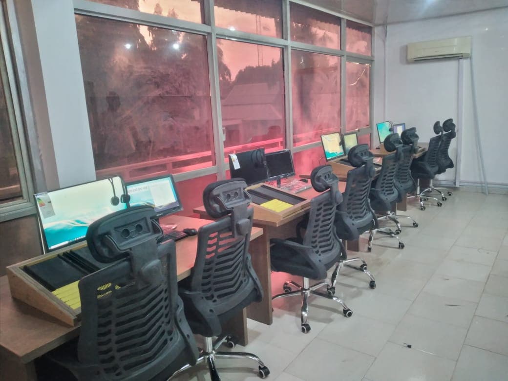 Computer lab workstations used for technical aviation training